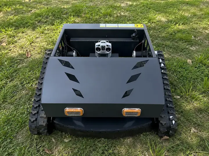 How to Choose a Remote Control Lawn Mower for Steep Slopes